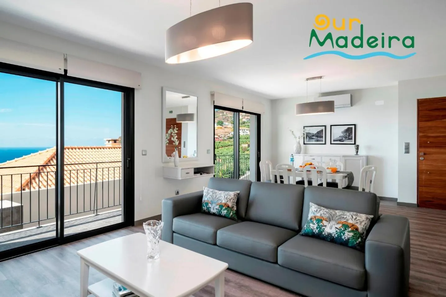 Ourmadeira - Casa Amaro Sunset, Contemporary Villa Calheta  0*, Calheta (Madeira)